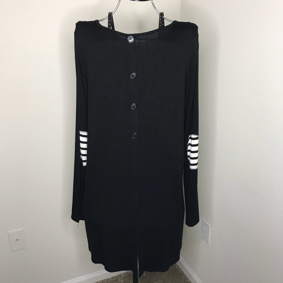 coco & main Tops - Adorable Back Button Down Tunic With Elbow Patches